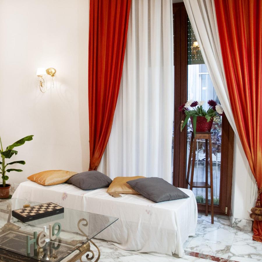 Artis Domus Bed and Breakfast Napels Buitenkant foto