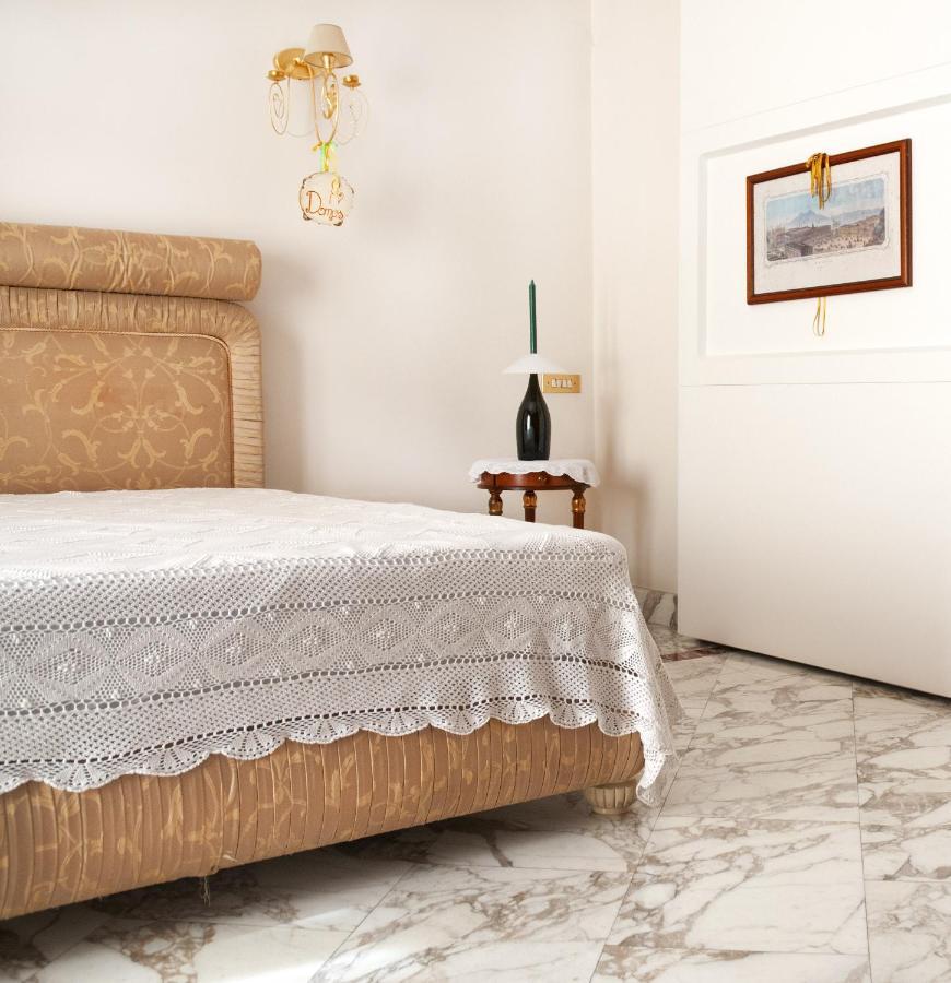 Artis Domus Bed and Breakfast Napels Buitenkant foto